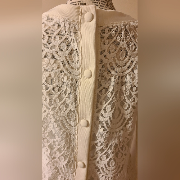 NWOT! Banana Republic Lace Ivory Blouse Size M - Picture 4 of 4
